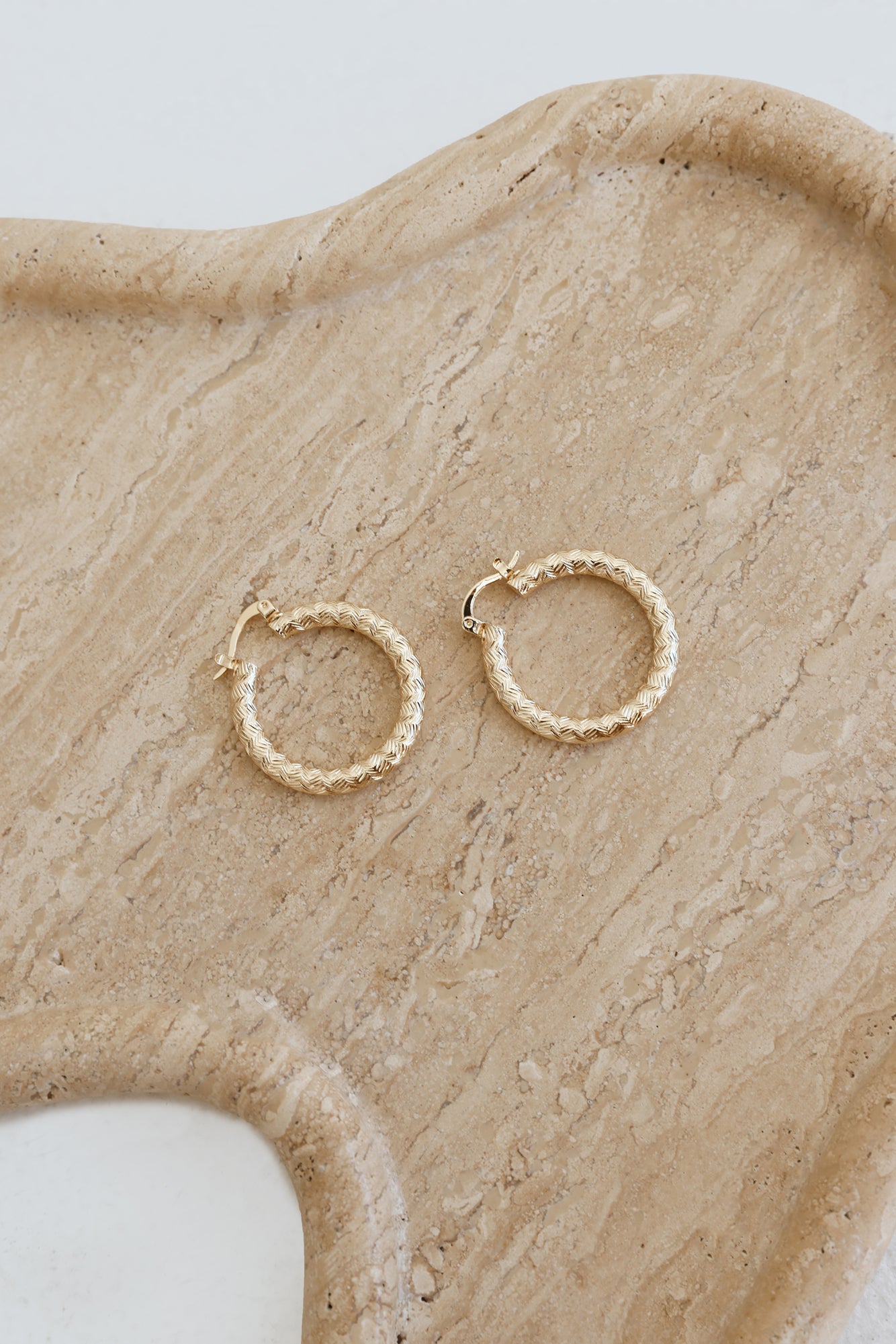 Polished Look Earrings Gold